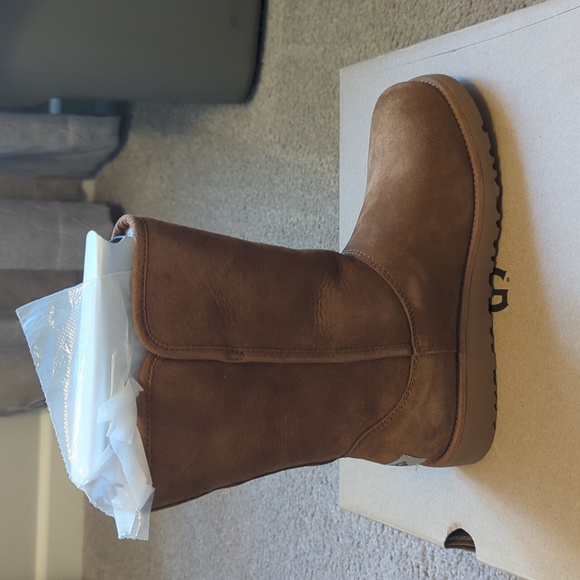 NWT UGG K Alexey II tan boots Sz kids 4 women 5.5 - Picture 3 of 11